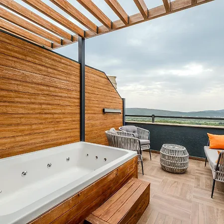 Montenegro Lodge Kavac Room photo A rooftop spa