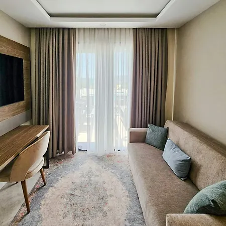 Montenegro Lodge Kavac Room photo A room at the hotel