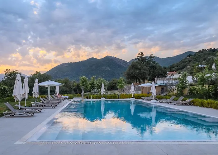 Montenegro Lodge