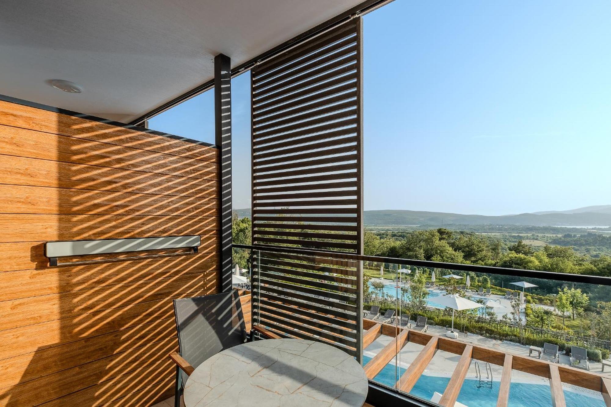 Montenegro 5* Kavac