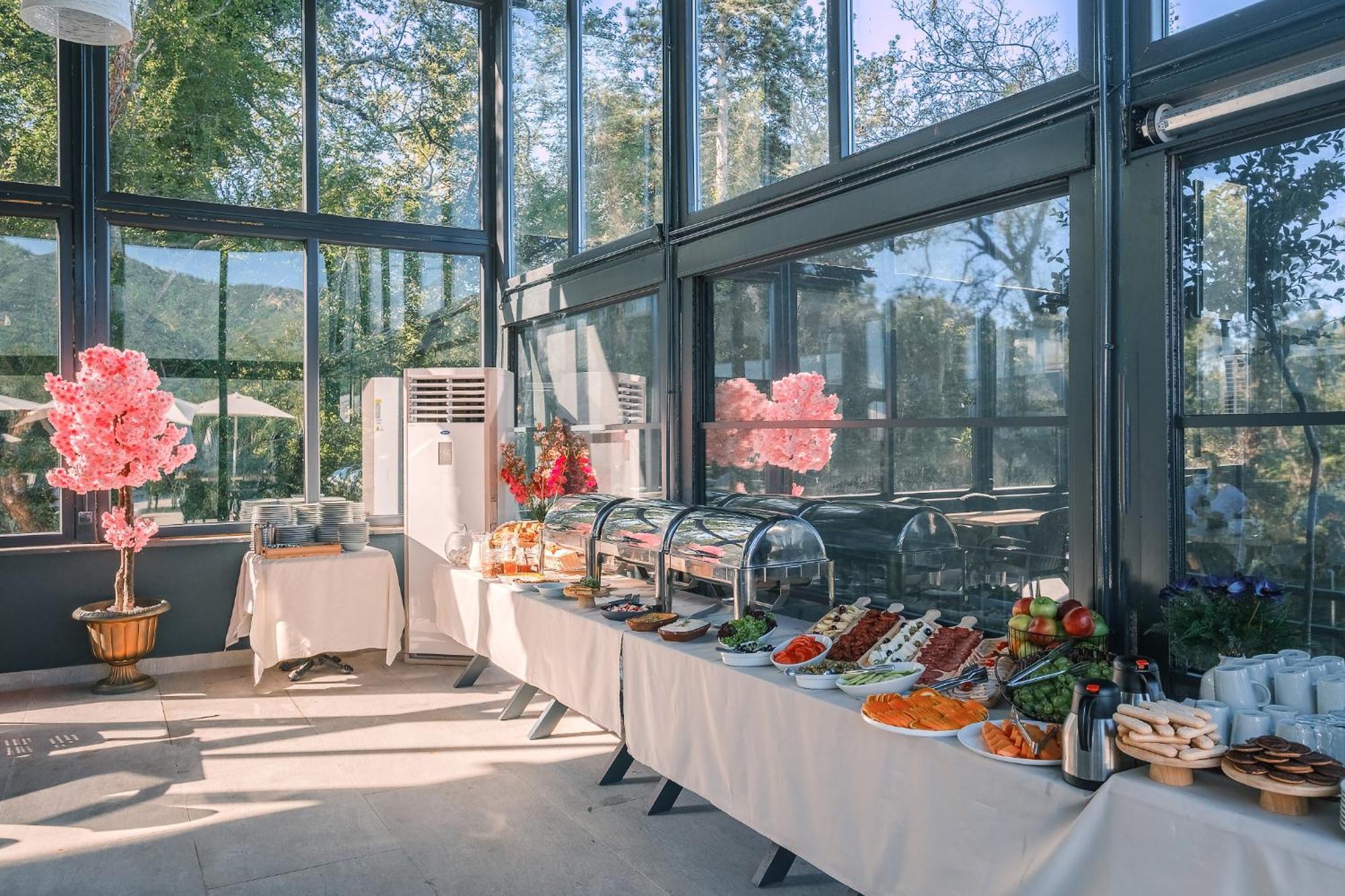 Montenegro 5* Kavac