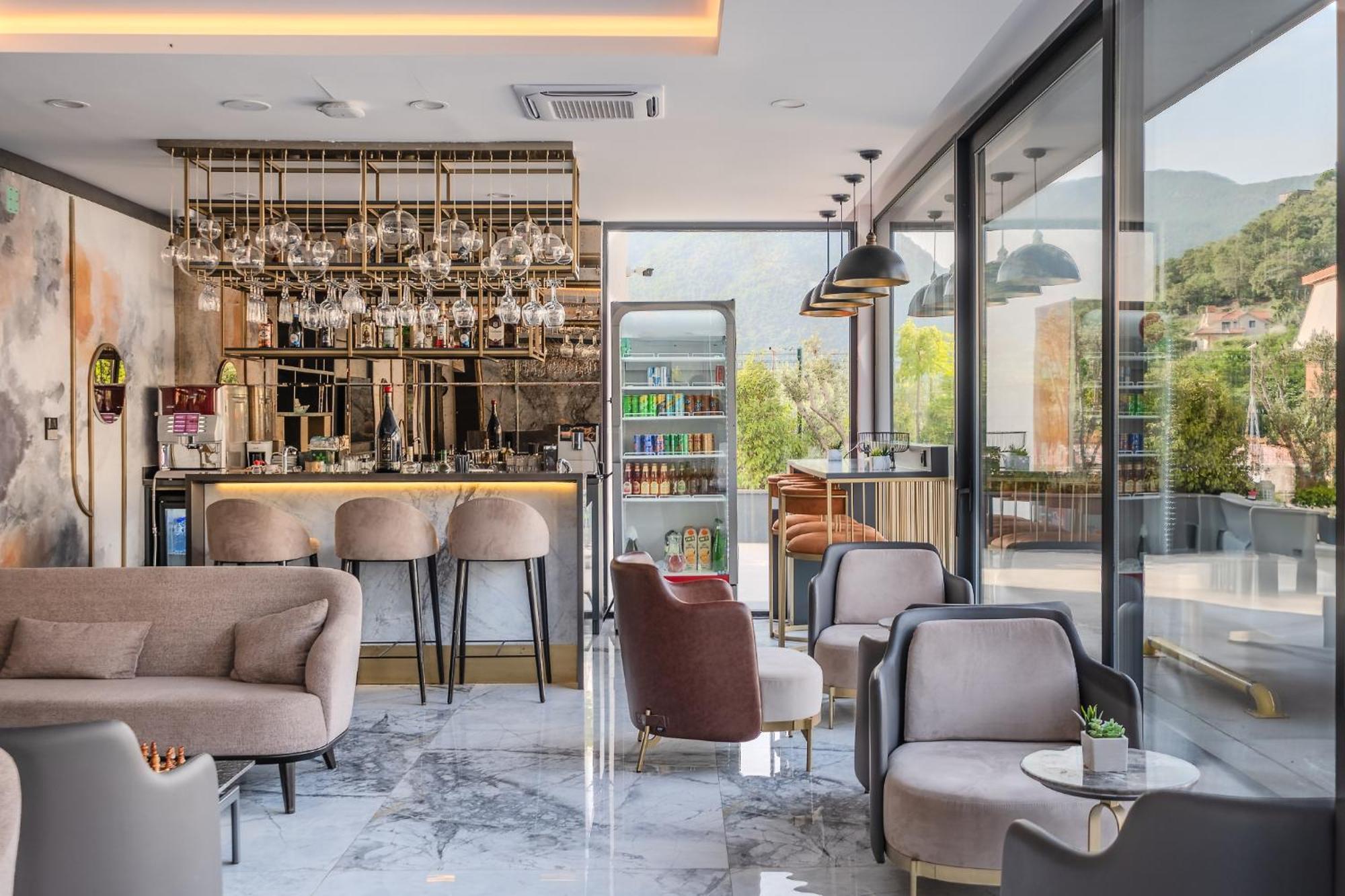 Montenegro 5* Kavac